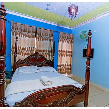 Royal Lake View Gardens Kampala Eksteriør billede