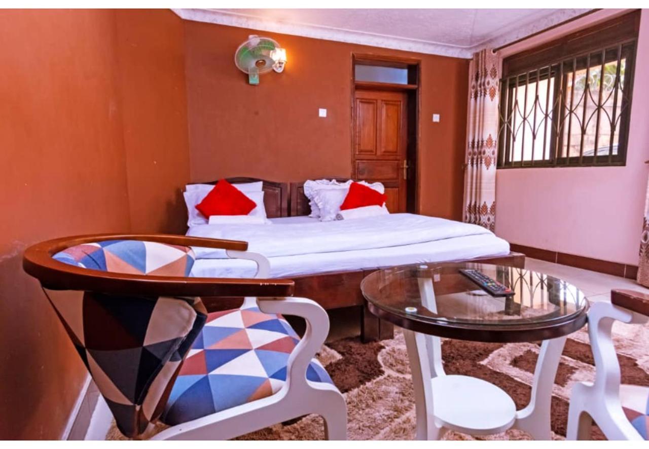 Royal Lake View Gardens Kampala Eksteriør billede