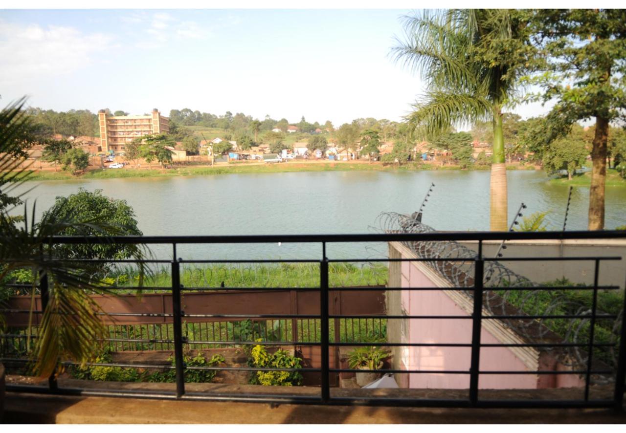 Royal Lake View Gardens Kampala Eksteriør billede