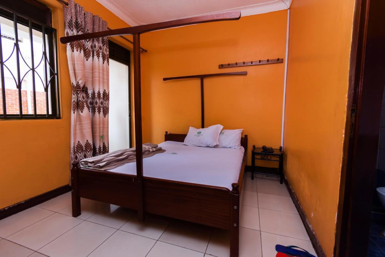 Royal Lake View Gardens Kampala Eksteriør billede